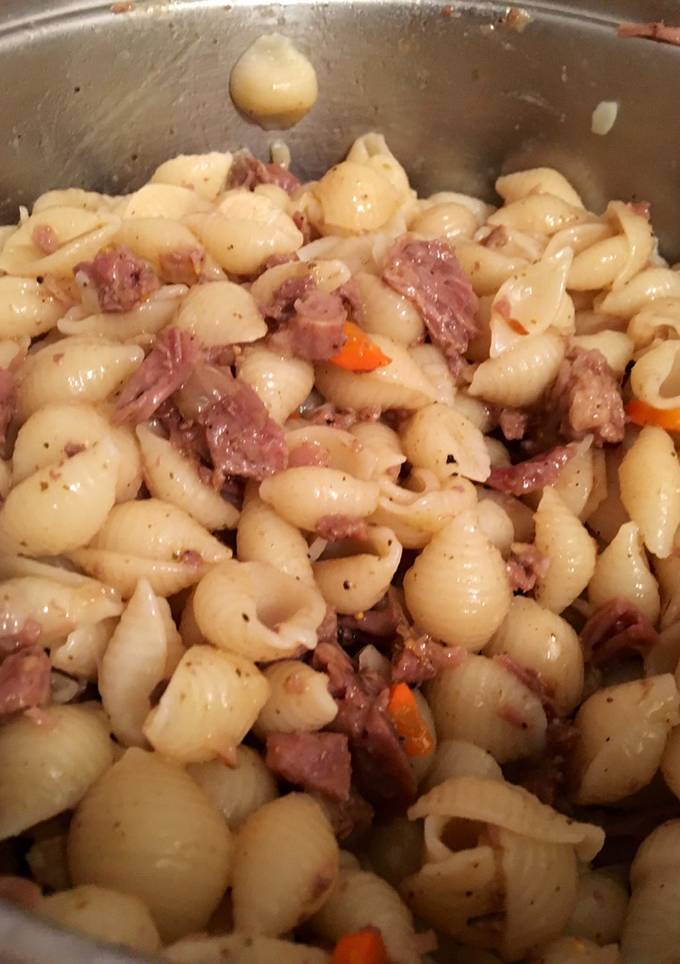 Макарони по-флотськи із тушонкою