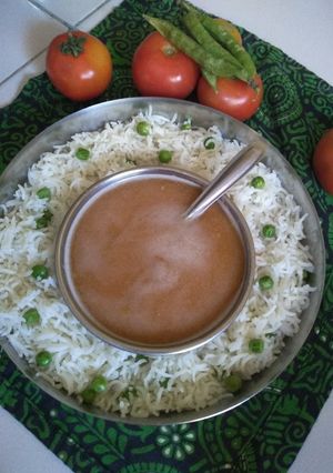 ટોમેટો સૂપ અને મટર રાઈસ (Tomato Soup Pea Rice Recipe In Gujarati) રેસીપી મુખ્ય ફોટો