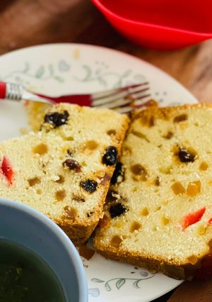 A picture of Tutti Frutti Almond flour Cake.