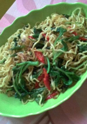 Foto resep Oseng pedas mie & bayam