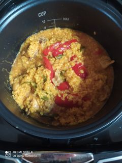 Una foto de Paella de pollo y verduras en la Moulinex multicooker 25 en 1