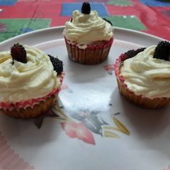 A picture of Lemon Cake n Cup Cakes.