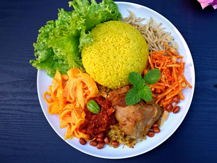 Langkah Mudah untuk Menyiapkan Resep  Nasi Kuning Super Pulen Tidak Cepat Basi yang Lezat Sekali, Bikin Ketagihan