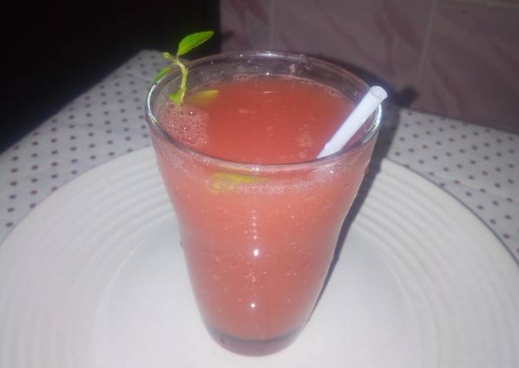 How to Prepare Homemade Watermelon and pineapple juice
