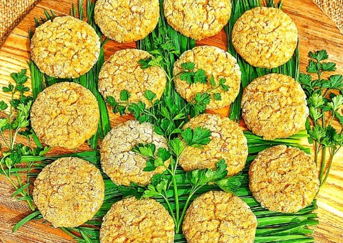 Рибні котлети із консервованої сардини та відвареного рису, запечені в духовці