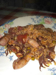 Una foto de Chipirones guisados con arroz
