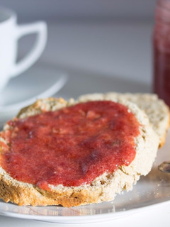 Una foto de Mermelada de fresas en panificadora del Lidl