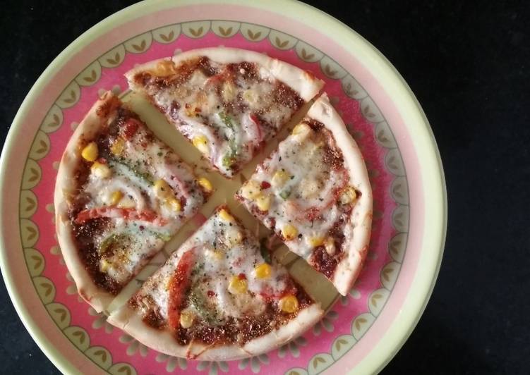 How to Make Super Quick Homemade Crispy corn cheesy pizza (in kadhai)