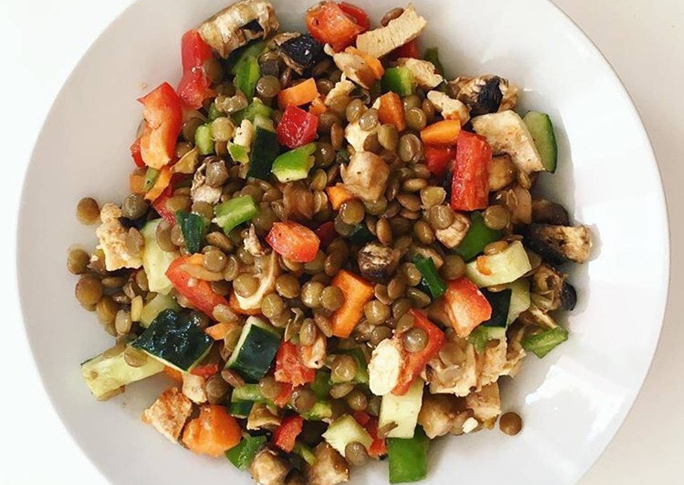 Ensalada de lentejas y pollo