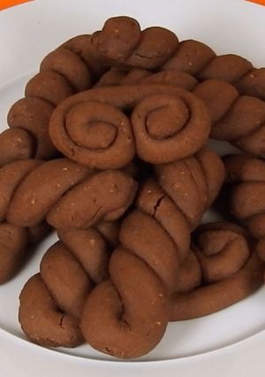 A picture of Delicious Chocolate Hazelnut Kooloorakia.