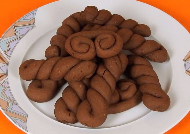 Simple Way to Prepare Speedy Delicious Chocolate Hazelnut Kooloorakia
