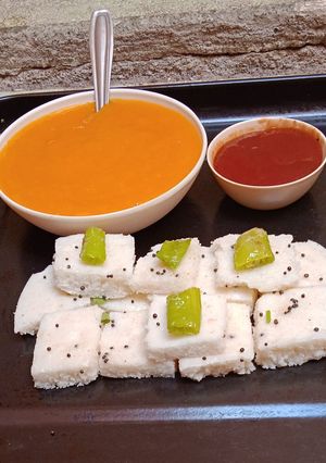 ઇદડા અને કેરી નો રસ (Idada Mango Ras Recipe In Gujarati) રેસીપી મુખ્ય ફોટો