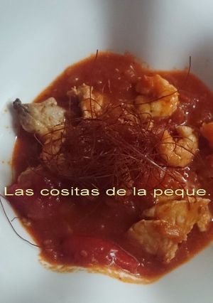 Foto principal de Bonito con langostinos en salsa vizcaína (Thermomix)