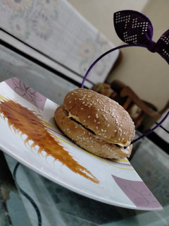 ग्रिल्ड बर्गर (Grilled burger recipe in Hindi) रेसिपी मुख्य फोटो