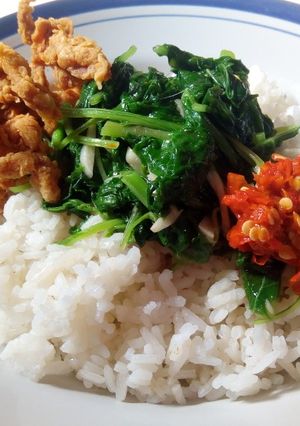 Foto resep Tumis Bayam Maknyus