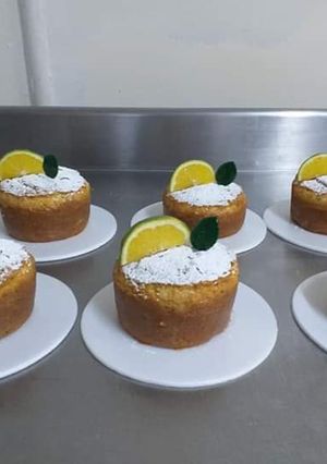 Una foto de Torta de naranja y semillas de amapola