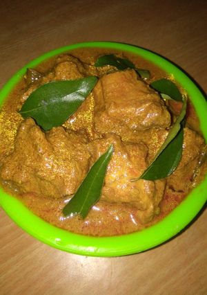 செட்டிநாடு சிக்கன் குழம்பு(Chettinadu chicken kulambu recipe in tamil) செய்முறை முக்கிய புகைப்படம்