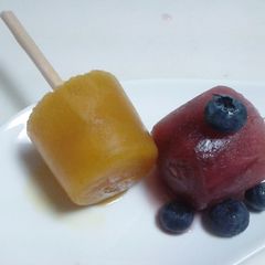 A picture of Fresh fruit Popsicle.