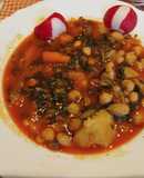 Potaje de garbanzos con alubias, acelgas y pringá