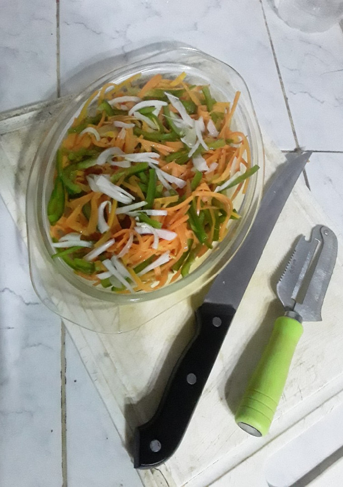 Una foto de Ensalada de zanahorias y ají pimiento