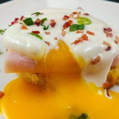 A picture of Poached Eggs with Lemony Mayo Sauce.