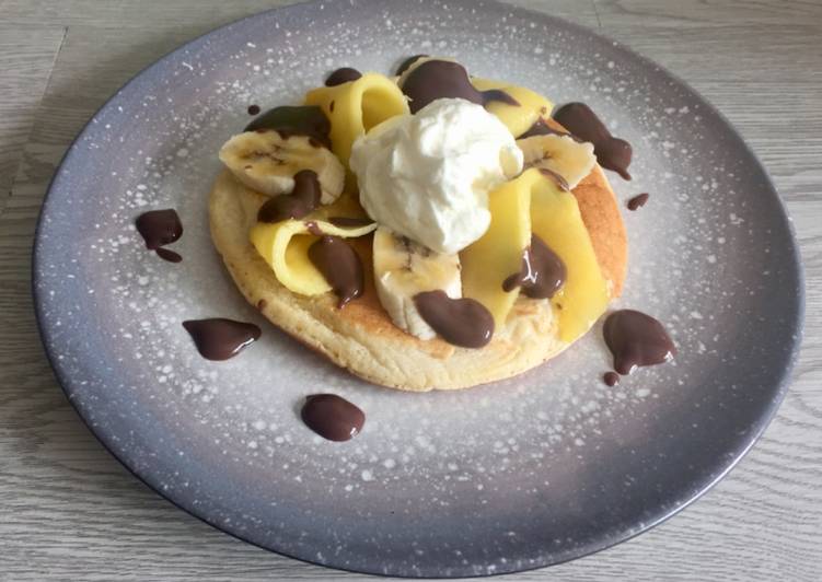 Pancake con plátano y mango