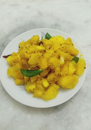 மரவள்ளி கிழங்கு பொரியல்(tapioca fry recipe in tamil) செய்முறை முக்கிய புகைப்படம்