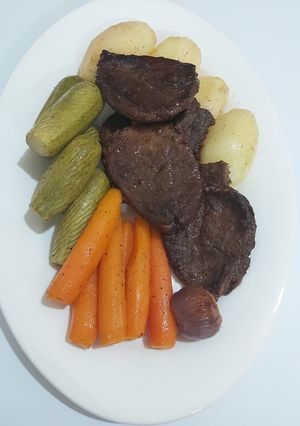 صورة لوصفة ستيك مع خضار سوتيه