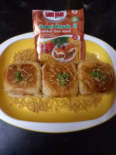 गुजराती दाबेली (gujarati dabeli recipe in Hindi) रेसिपी मुख्य फोटो