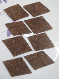 வேர்க்கடலை சாக்கோ கட்லி (Verkadalai chocco kathli Recipe in Tamil) செய்முறை முக்கிய புகைப்படம்