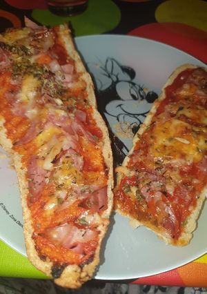 Una foto de Pan pizza o panini