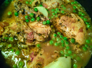 Una foto de POLLO Con Tomate y Arvejas...!