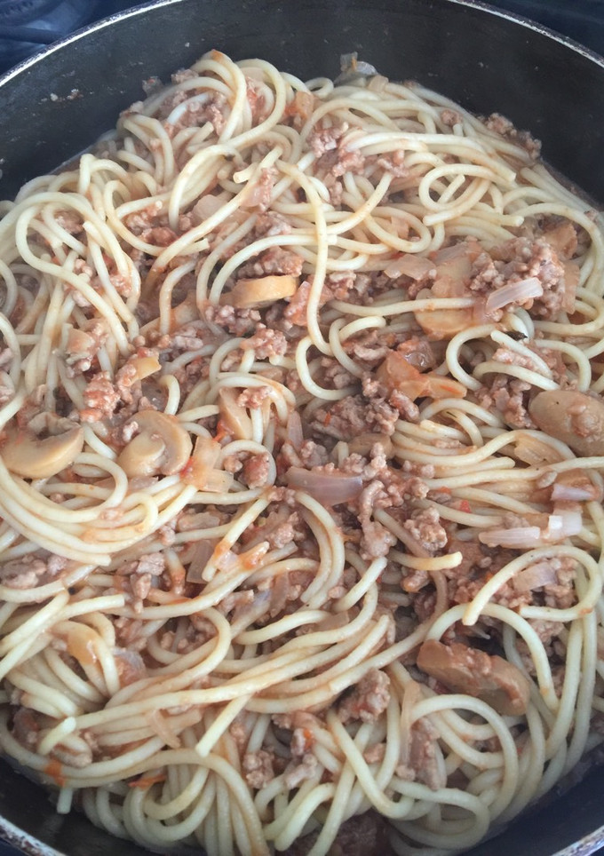 Una foto de Spaghetti a la boloñesa a mi estilo
