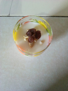 A picture of Muhallabia(milk pudding).