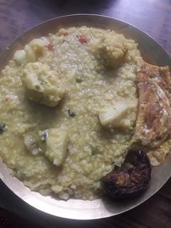 শীতকালীন নিরামিষ সব্জি খিচুড়ি (niramish sabji khichuri recipe in Bengali) রেসিপির প্রধান ছবি