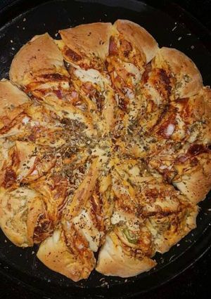 A picture of Pizza turnover.