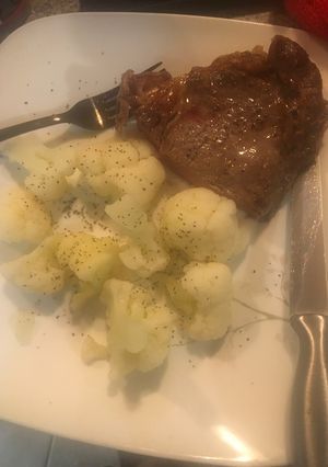 A picture of Broiled steak.
