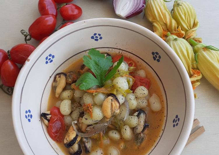 Simple Way to Prepare Any-night-of-the-week Gnocchetti in Zuppa di Cozze e Fiori di Zucchina