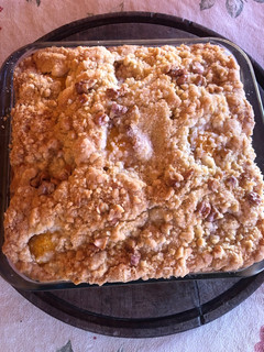 Una foto de Budín de durazno con crumble 😋