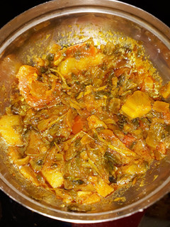 मेथी आलू की सब्जी(Methi aloo ki sabzi recipe in hindi) रेसिपी मुख्य फोटो