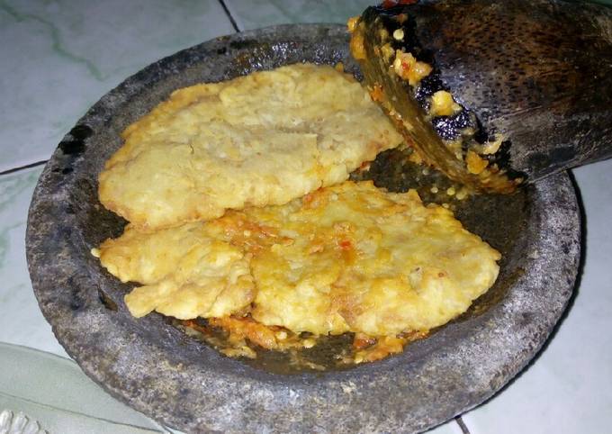 Bagaimana Membuat Telur crispy geprek, Bikin Ngiler