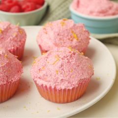 A picture of Raspberry Lemonade Cupcakes.