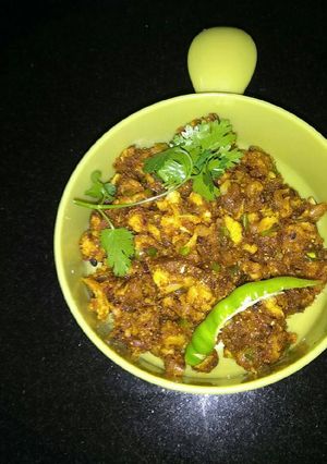 गोभी बेसनी (Gobhi - besani recipe in hindi) रेसिपी मुख्य फोटो