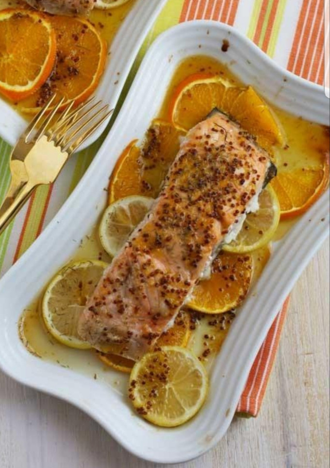 Una foto de Salmón al horno con cítricos