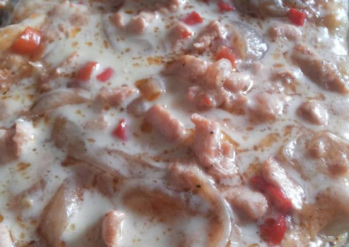 Pizza chicken Bolognise w cheese sauce simpel dan sederhana