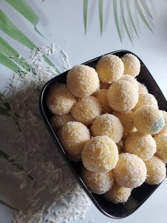 Coconut laddo ainihin hoton girkin