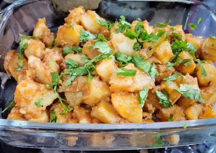 Steps to Make Any-night-of-the-week Khatty Aloo