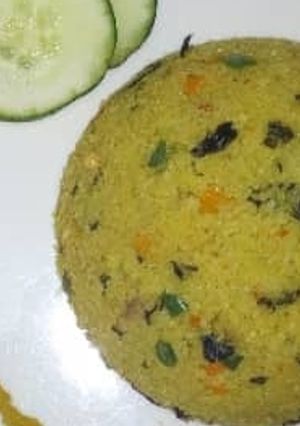 A picture of Dambun tsaki with vegetable.