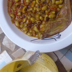 A picture of Beans and garri.