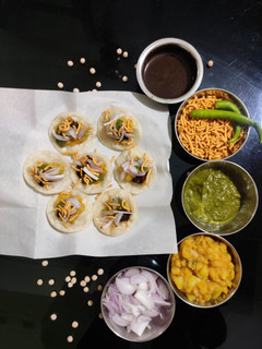 સુરતી આલૂ પૂરી(Aloo Puri Recipe In Gujarati) રેસીપી મુખ્ય ફોટો